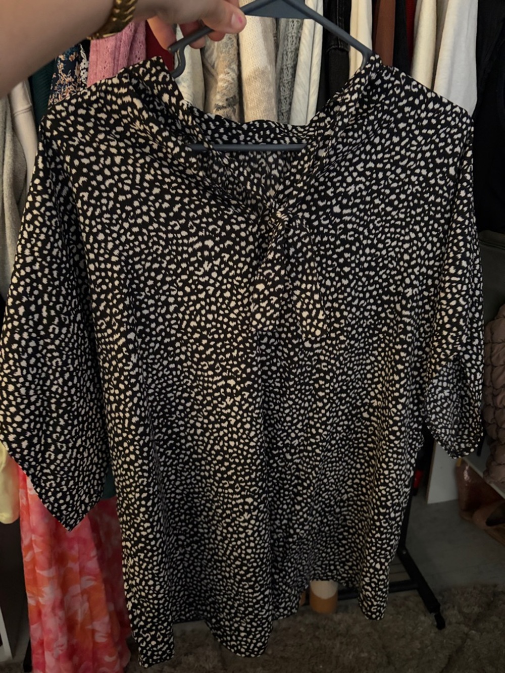 SHEIN Black and White Abstract Dot V-Neck Blouse